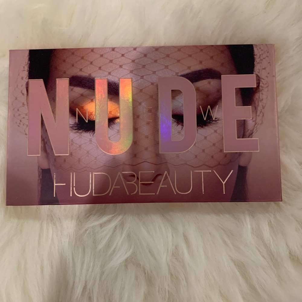 Huda Beauty New Nude Palette